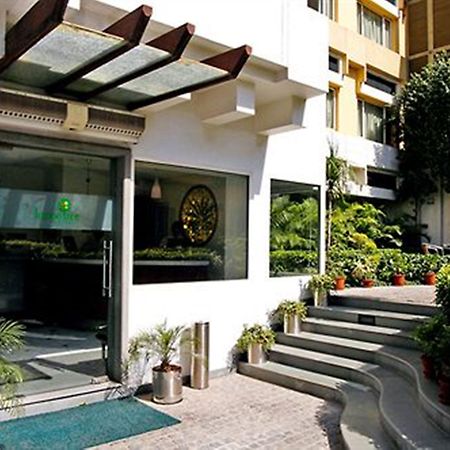 Lemon Tree Hotel, Udyog Vihar, Gurugram Gurgaon Exterior foto